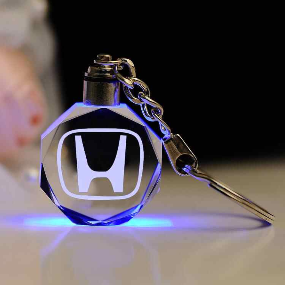 Kľúčenka s 3D logom automobilky v krištáľovom prevedení